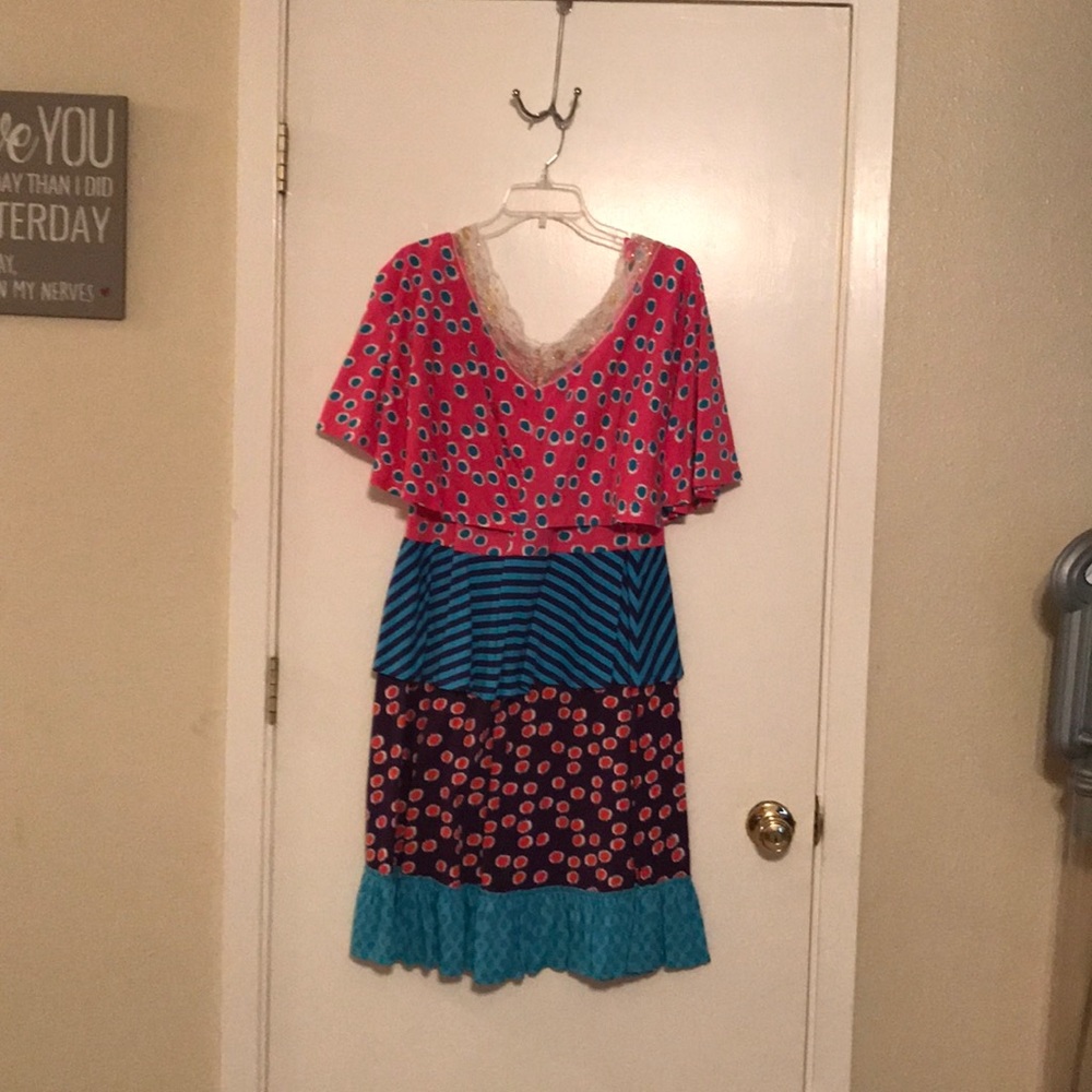 Lace detailed neck dress